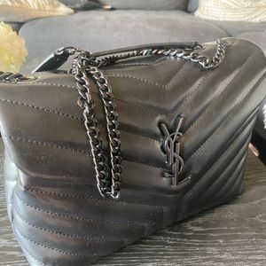 Yves Saint Laurent Black Medium Loulou Matelasse Shoulder Bag dupe